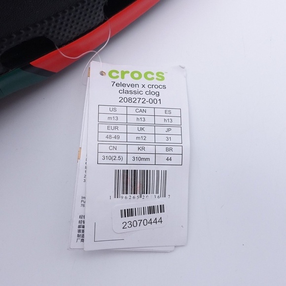 NEW Crocs x 7Eleven Classic Clogs 208272-001 Black/Orange main image 5